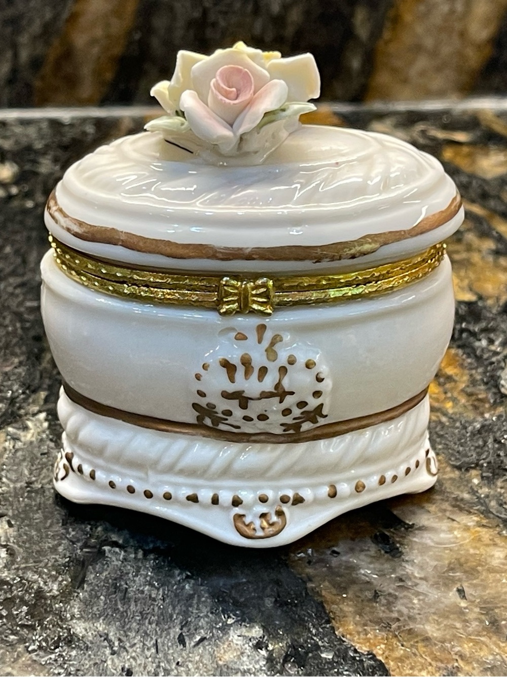 VTG White Porcelain Trinket/Ring Box Hinged with Gold Accents & 3 Pastel Roses